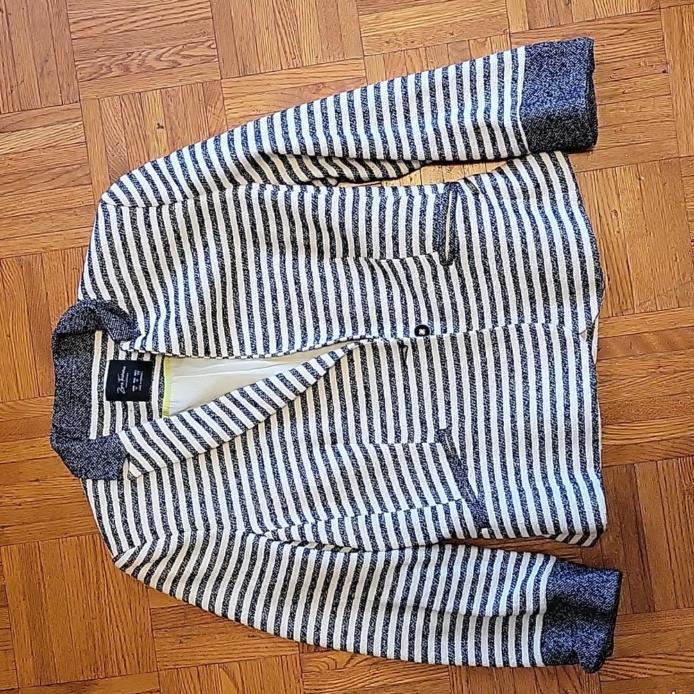 Zara Jacket from the Zara Trafaluc Collection, size M, in blue and white stripes
